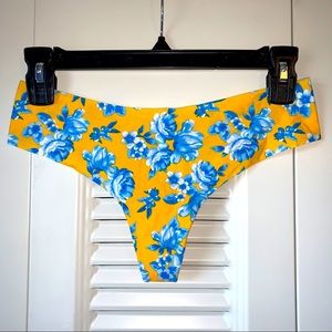 ✨2/$10✨ PINK Raw-Cut Floral Thong